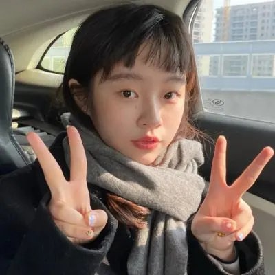 狐狸躲进洞